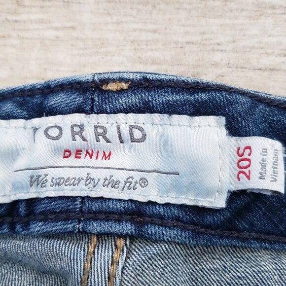 Torrid Slim Boot Jean Women's Flap Pocket Vintage Stretch Denim Medium Wash 20S - Picture 7 of 9
